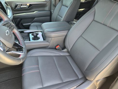 Used 2025 Chevrolet Suburban RST w/ Comfort Package RWD image 9
