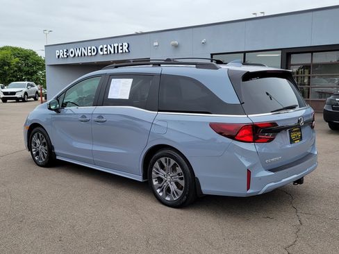 Certified 2025 Honda Odyssey Touring image 3