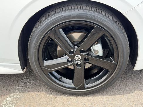 Certified 2023 Nissan Sentra SR w/ Midnight Edition Package FWD image 10