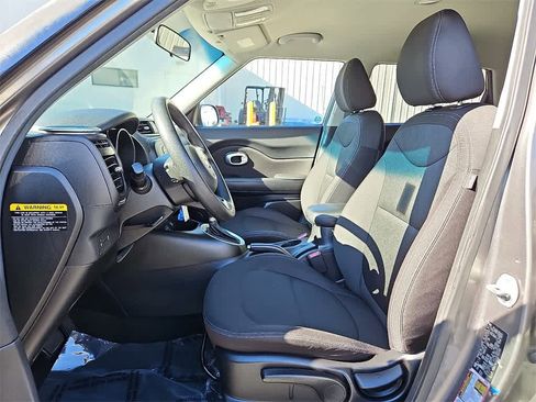 Used 2016 Kia Soul image 14