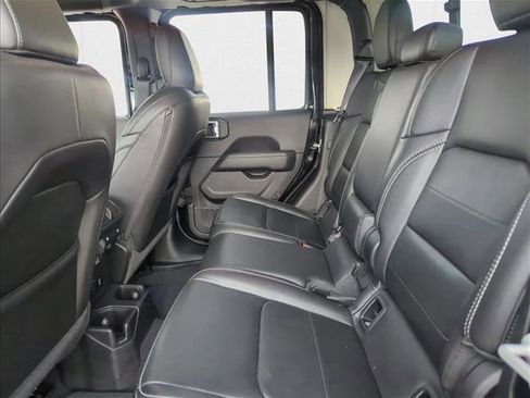 Used 2022 Jeep Gladiator Overland w/ Popular Equipment Package image 18