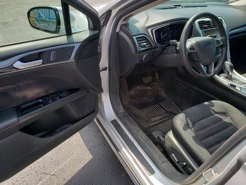 Used 2016 Ford Fusion SE FWD image 10