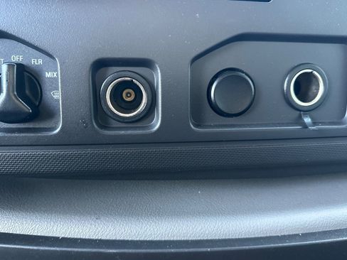 Used 2019 Ford E-350 and Econoline 350 Super Duty w/ Power Windows & Locks Group image 28