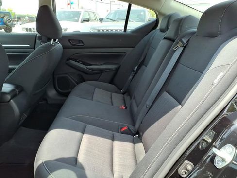 Used 2023 Nissan Altima 2.5 SV FWD image 11