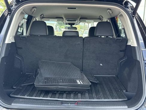Certified 2025 Nissan Rogue SV AWD/4WD image 12