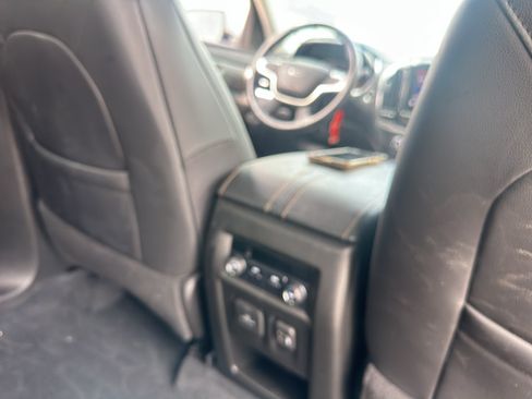 Used 2021 Chevrolet Traverse RS AWD/4WD image 15
