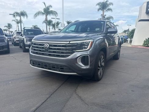 Used 2024 Volkswagen Atlas SE AWD/4WD image 3