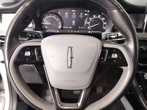 Used 2022 Lincoln Corsair FWD w/ Premium Package image 3
