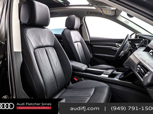 Used 2024 Audi Q8 e-tron Premium Plus w/ Premium Plus Package image 7