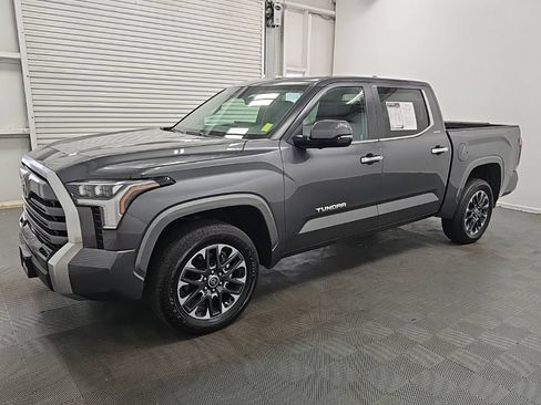 Used 2024 Toyota Tundra Limited AWD/4WD image 5
