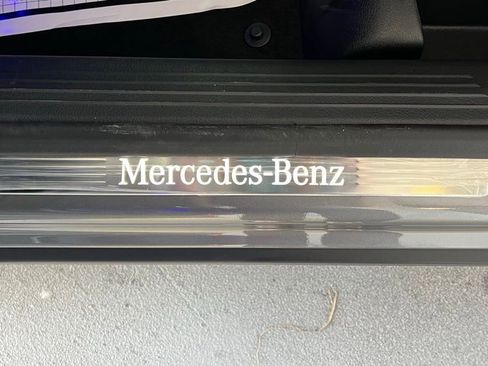 Used 2025 Mercedes-Benz GLB 250 4MATIC image 12