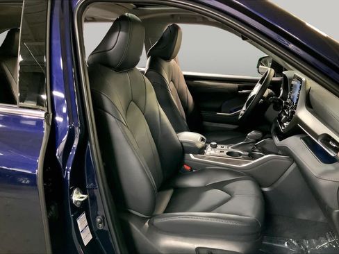Used 2022 Toyota Highlander Limited AWD/4WD image 9