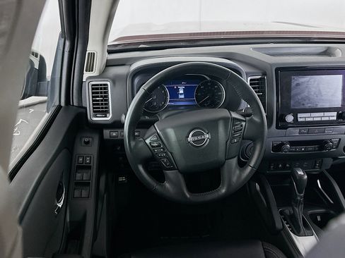 Used 2024 Nissan Frontier SL w/ Technology Package image 18