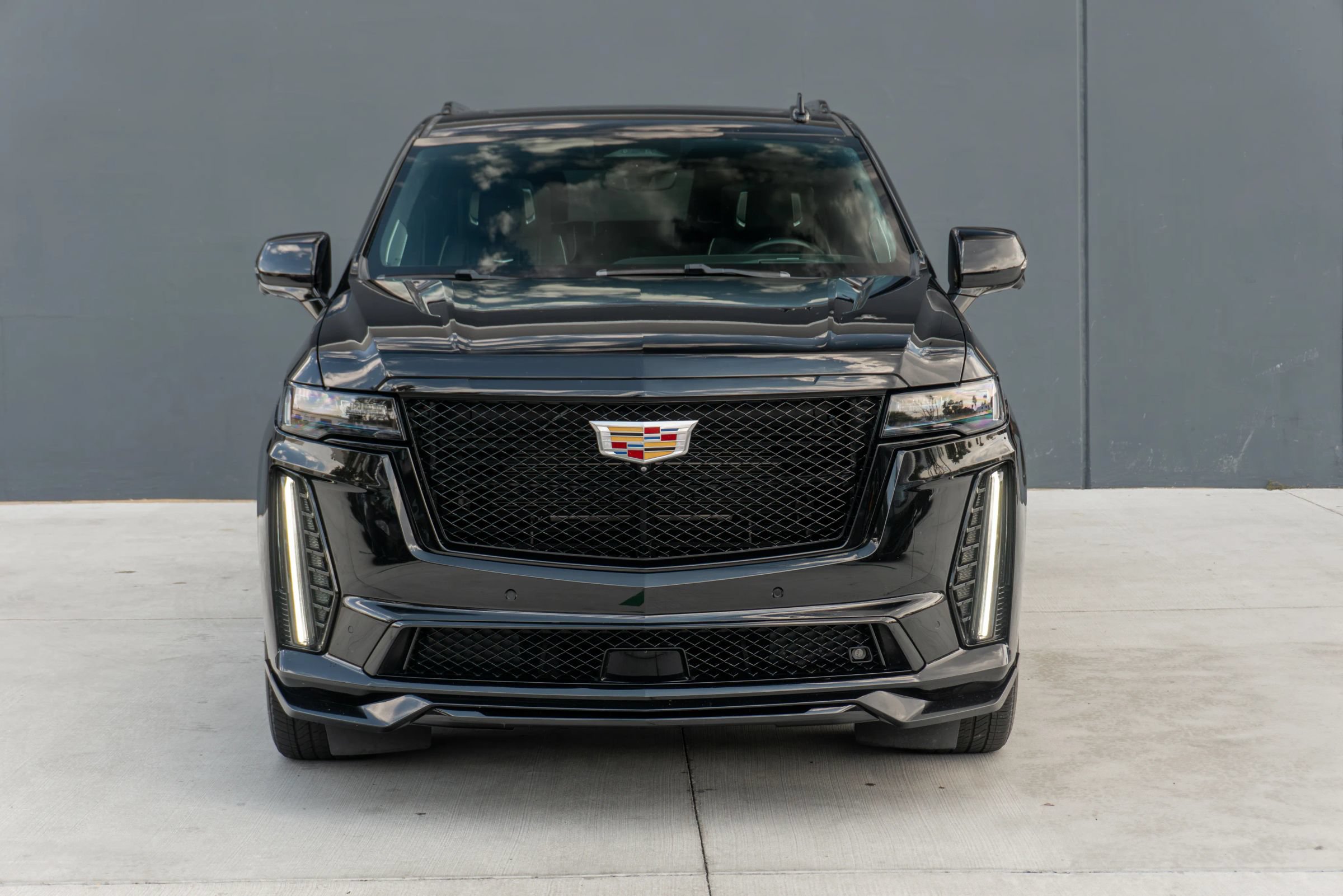 Used 2023 Cadillac Escalade V AWD/4WD image 4