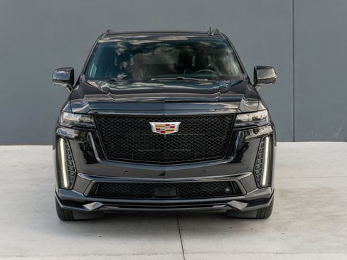 Used 2023 Cadillac Escalade V AWD/4WD image 4