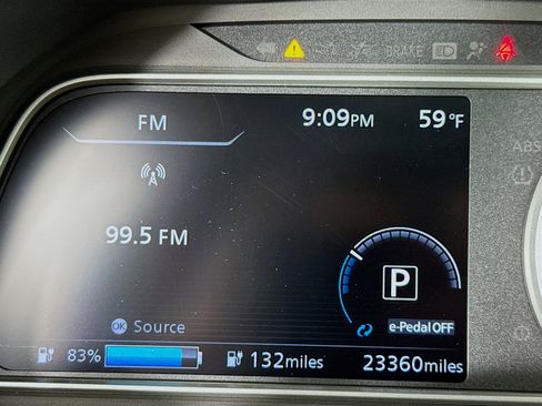 Used 2023 Nissan Leaf S image 15