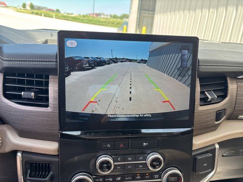 Used 2024 Ford Expedition Limited image 38