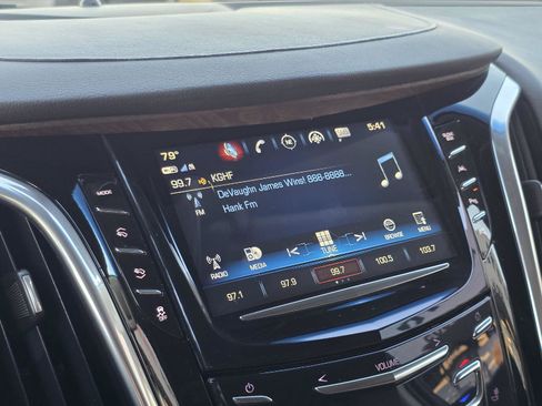 Used 2019 Cadillac Escalade Premium Luxury image 22