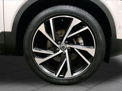 Used 2021 Volvo XC40 T5 R-Design w/ Advanced Package AWD/4WD image 10