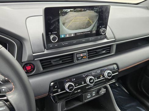 Used 2025 Honda Pilot Sport image 22