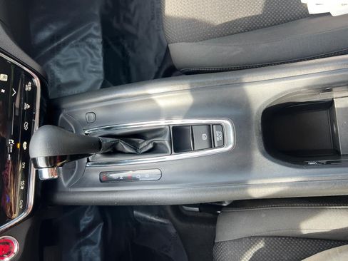 Used 2022 Honda HR-V EX image 21