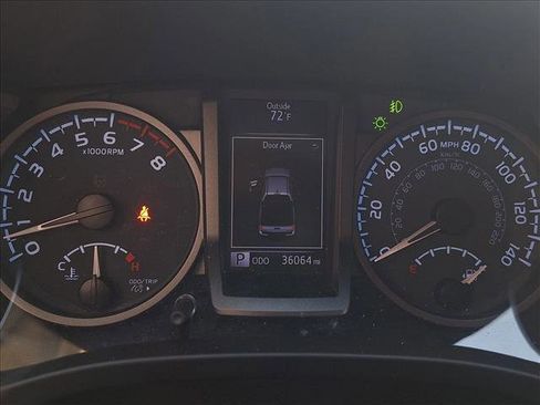 Used 2020 Toyota Tacoma TRD Sport w/ Technology Package image 10