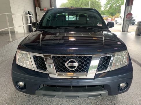 Used 2018 Nissan Frontier SV w/ Value Truck Package RWD image 2
