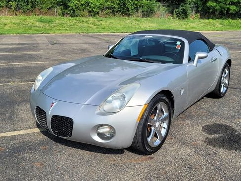 Used 2007 Pontiac Solstice Convertible w/ Premium Package RWD image 5