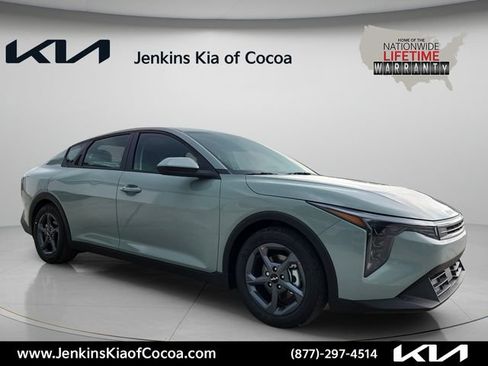 New 2026 Kia K4 FWD image 1