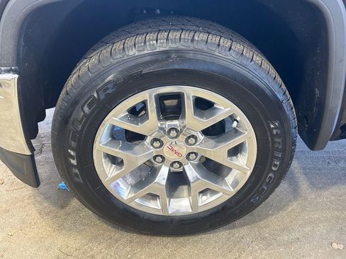 Used 2015 GMC Sierra 1500 SLT w/ SLT Crew Cab Value Package image 18