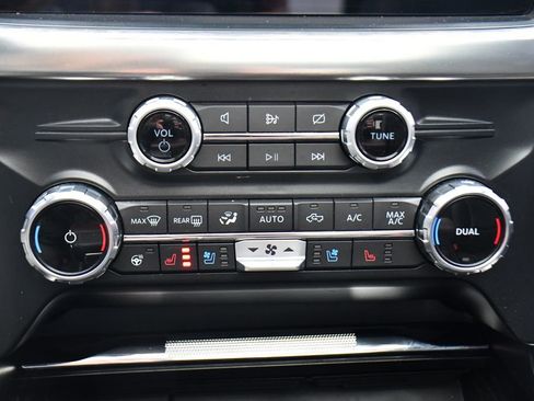 Used 2022 Ford F150 Lariat w/ Equipment Group 502A High image 34