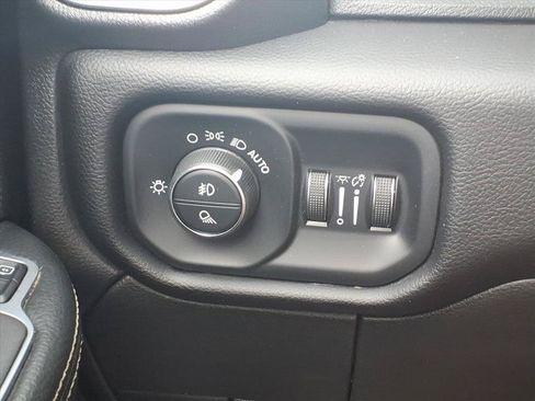 Used 2024 RAM 2500 Laramie AWD/4WD image 14