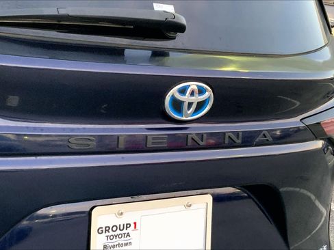 Used 2023 Toyota Sienna XLE w/ Protection Package (TMS) FWD image 30