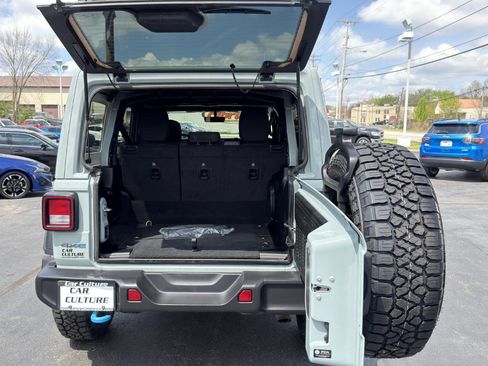 Used 2023 Jeep Wrangler Unlimited w/ Sun & Screen Package AWD/4WD image 69