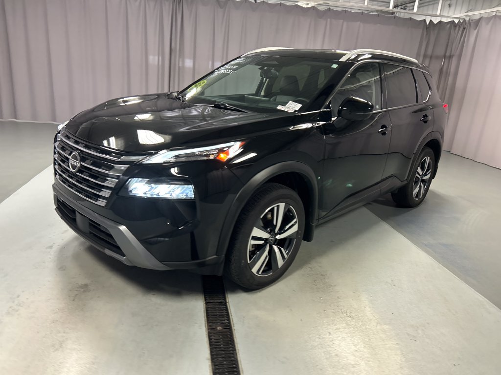 Used 2025 Nissan Rogue SL w/ Tech Package AWD/4WD image 3
