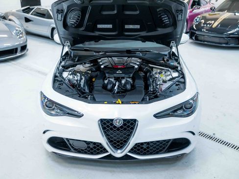 Used 2017 Alfa Romeo Giulia Quadrifoglio image 92