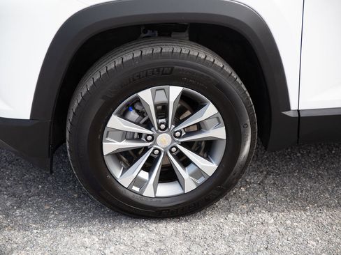 Used 2025 Chevrolet Equinox LT AWD/4WD image 9