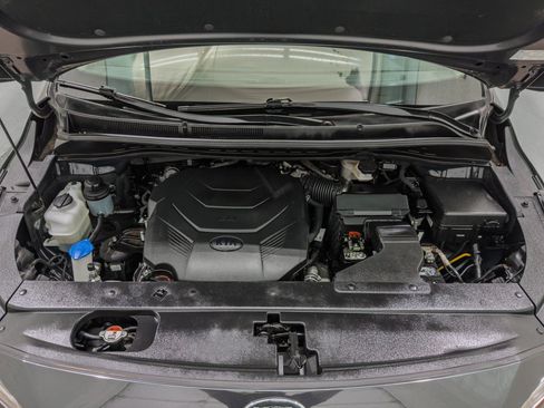 Used 2019 Kia Sedona LX FWD image 35
