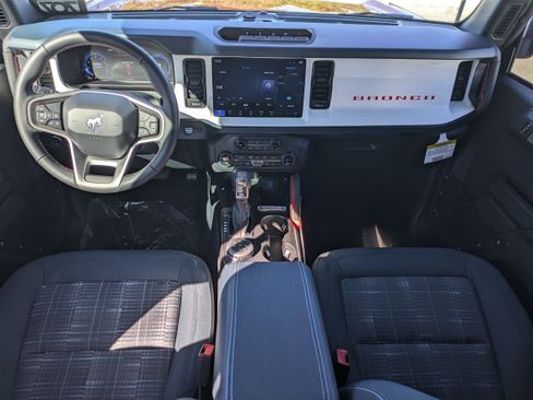 New 2025 Ford Bronco Heritage Edition AWD/4WD image 32