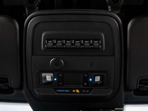 Used 2023 Ford Bronco Wildtrak image 30