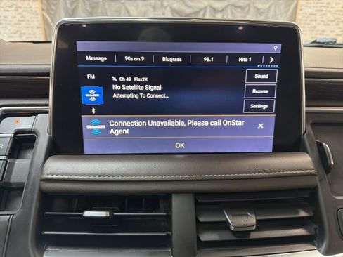 Used 2021 Chevrolet Tahoe Z71 w/ Luxury Package AWD/4WD image 19