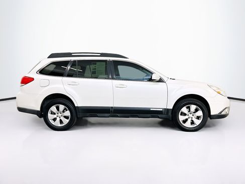 Used 2011 Subaru Outback 2.5i Premium w/ All-Weather Pkg image 10