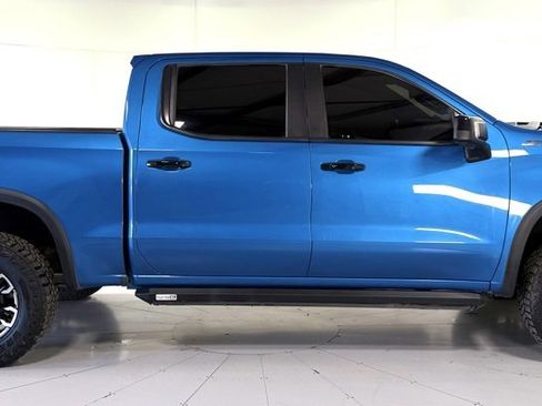 Used 2022 Chevrolet Silverado 1500 ZR2 w/ Technology Package image 3