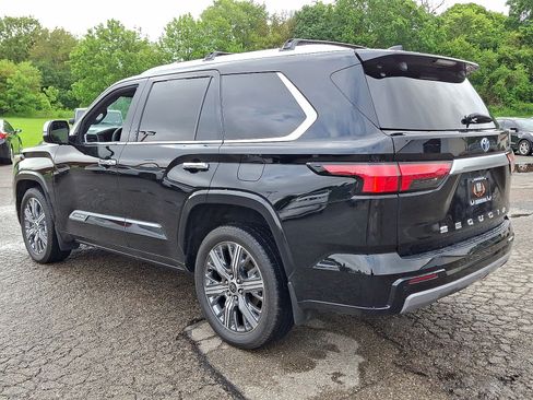 Used 2024 Toyota Sequoia Capstone AWD/4WD image 22