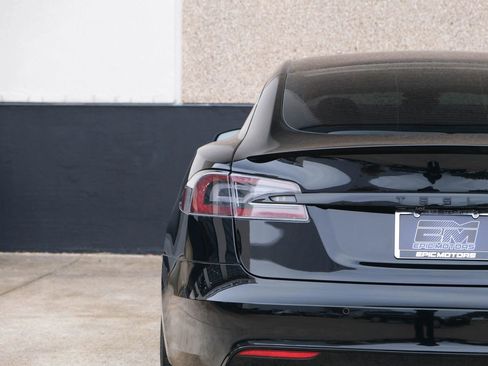 Used 2021 Tesla Model S Plaid AWD/4WD image 17