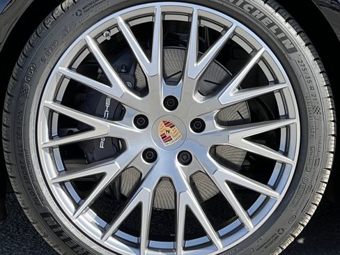 New 2026 Porsche Panamera 4 image 13