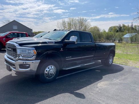 Used 2024 RAM 3500 Limited AWD/4WD image 1