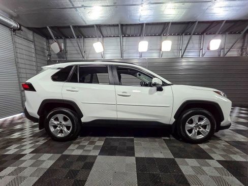 Used 2020 Toyota RAV4 XLE w/ Convenience Package image 9