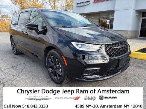 New 2026 Chrysler Pacifica Select w/ S Appearance Package image 1