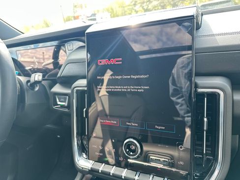 New 2026 GMC Yukon XL Denali w/ Denali Reserve Package AWD/4WD image 16